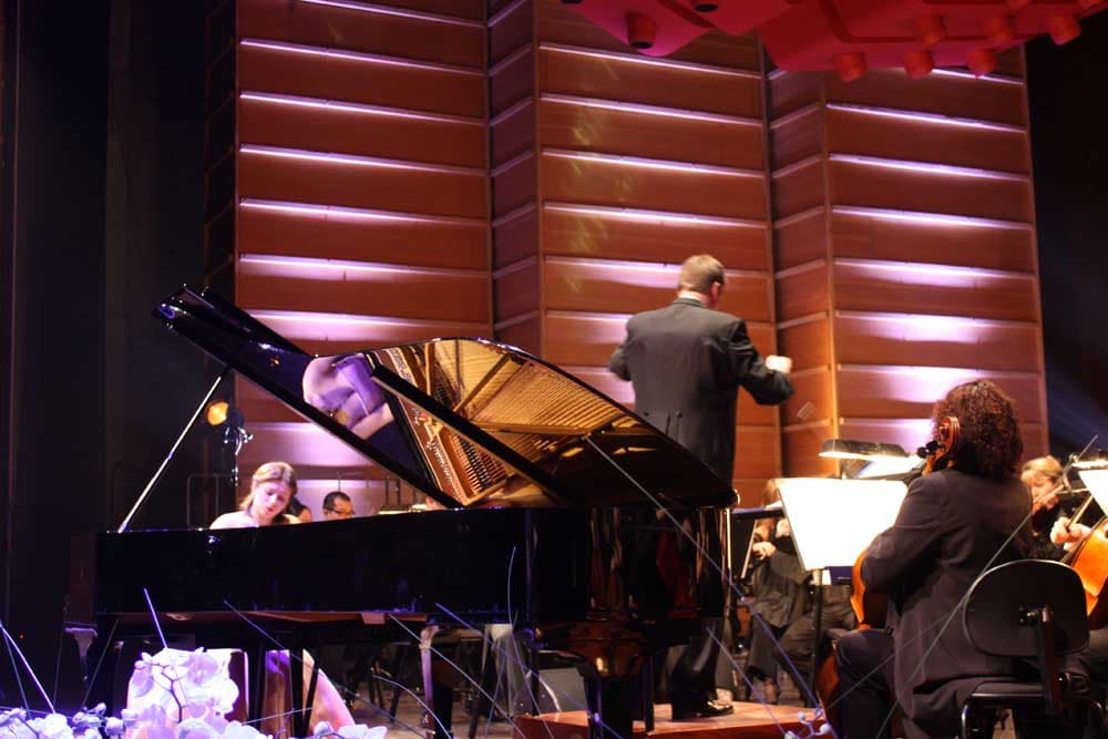 Fidan Aghayeva-Edler mit Orchester