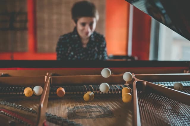 Inside Piano Technik vier